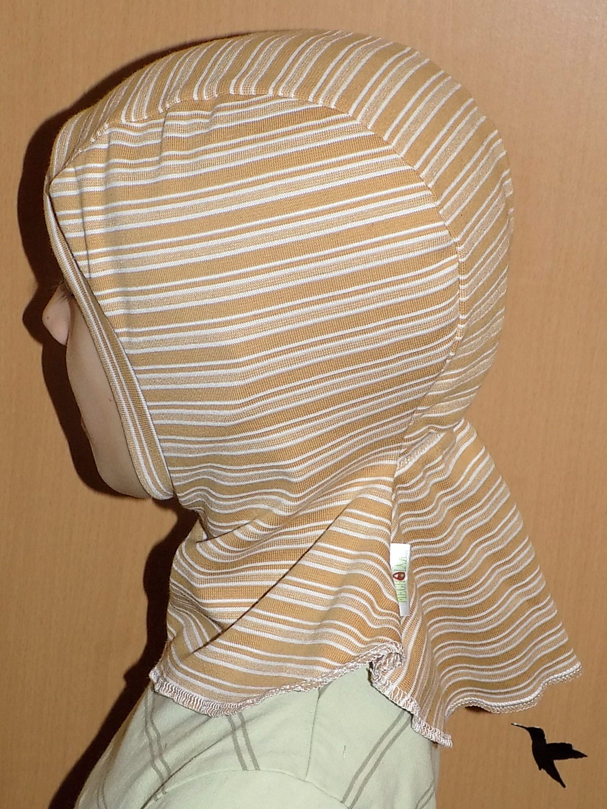 Bavlněná kuklička - béžovo-bílý pruh 6-10 let