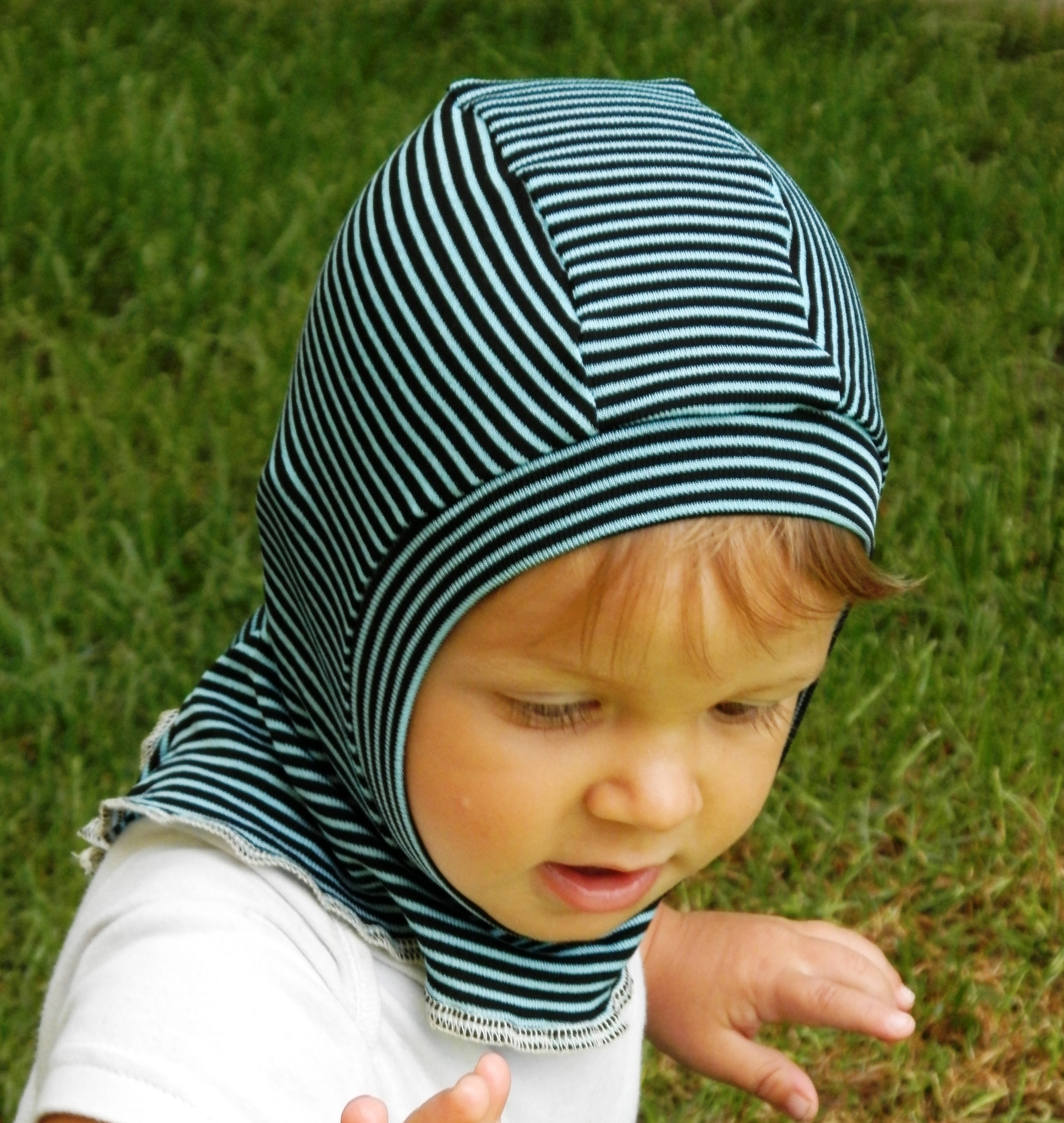 Funkční  kuklička  prolen - černomodrý proužek 3-6 let