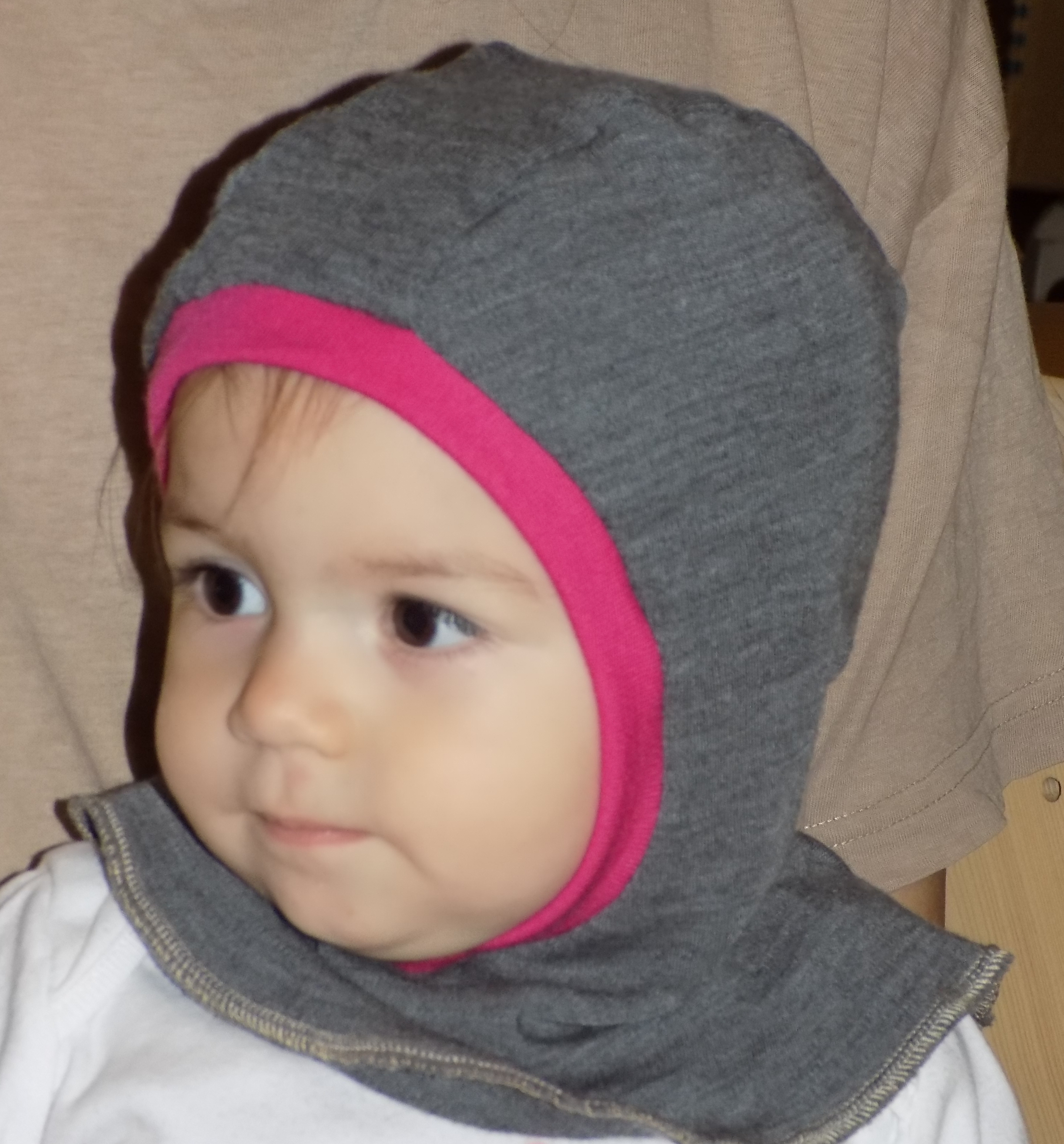 Merino kuklička - šedá + růžový lem