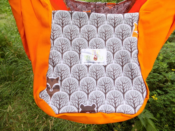 Hačka Tiki-Mechulka pro batolata  - uzavíratelná; oranžová + schovaná zvířátka