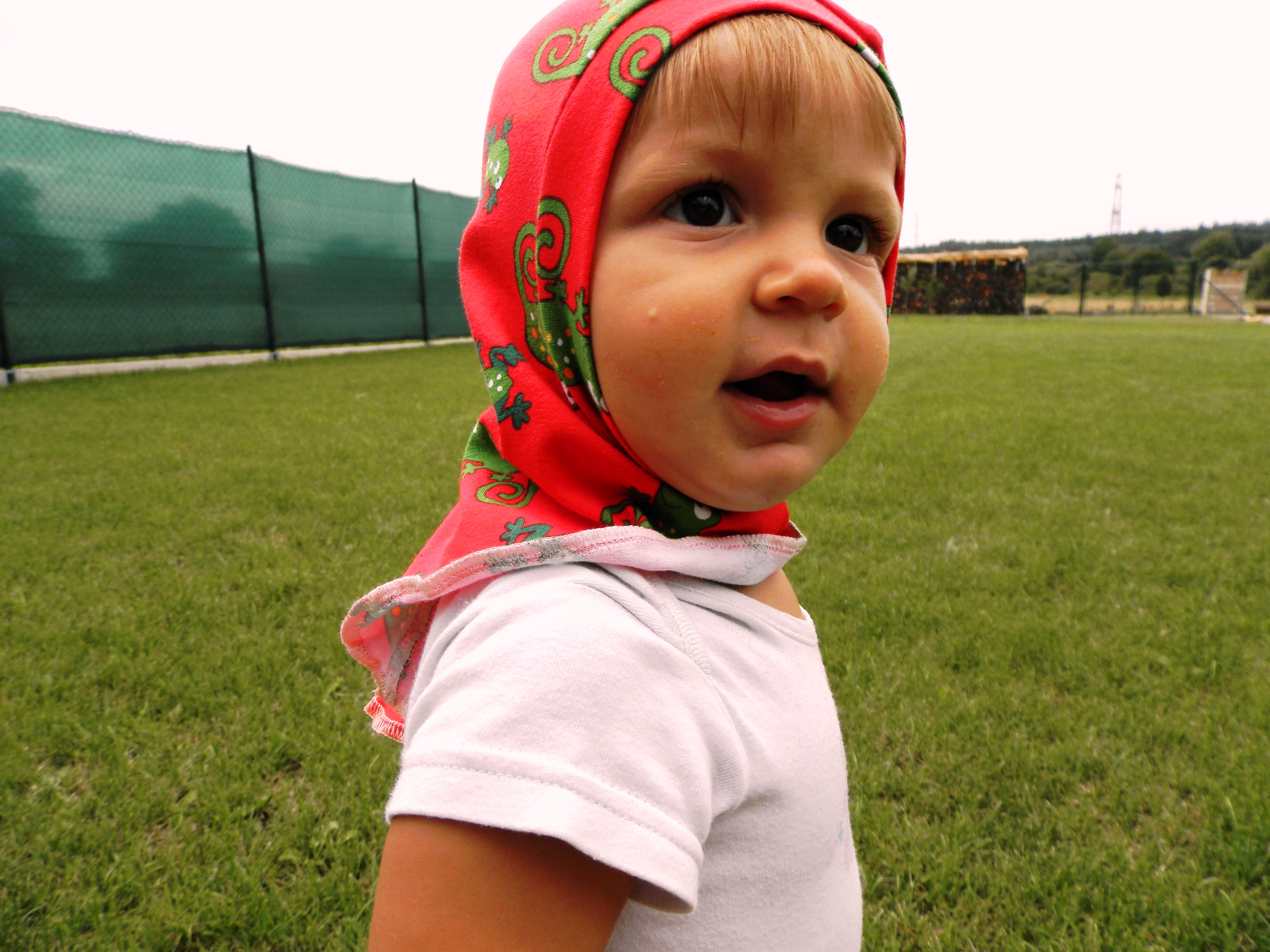 Bavlněná kuklička - červení chameleoni 0,5-1,5 roku