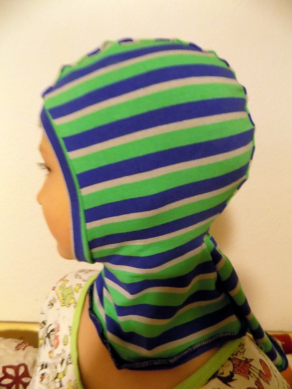 Bavlněná kuklička  - khaki proužky 1,5-3 roky