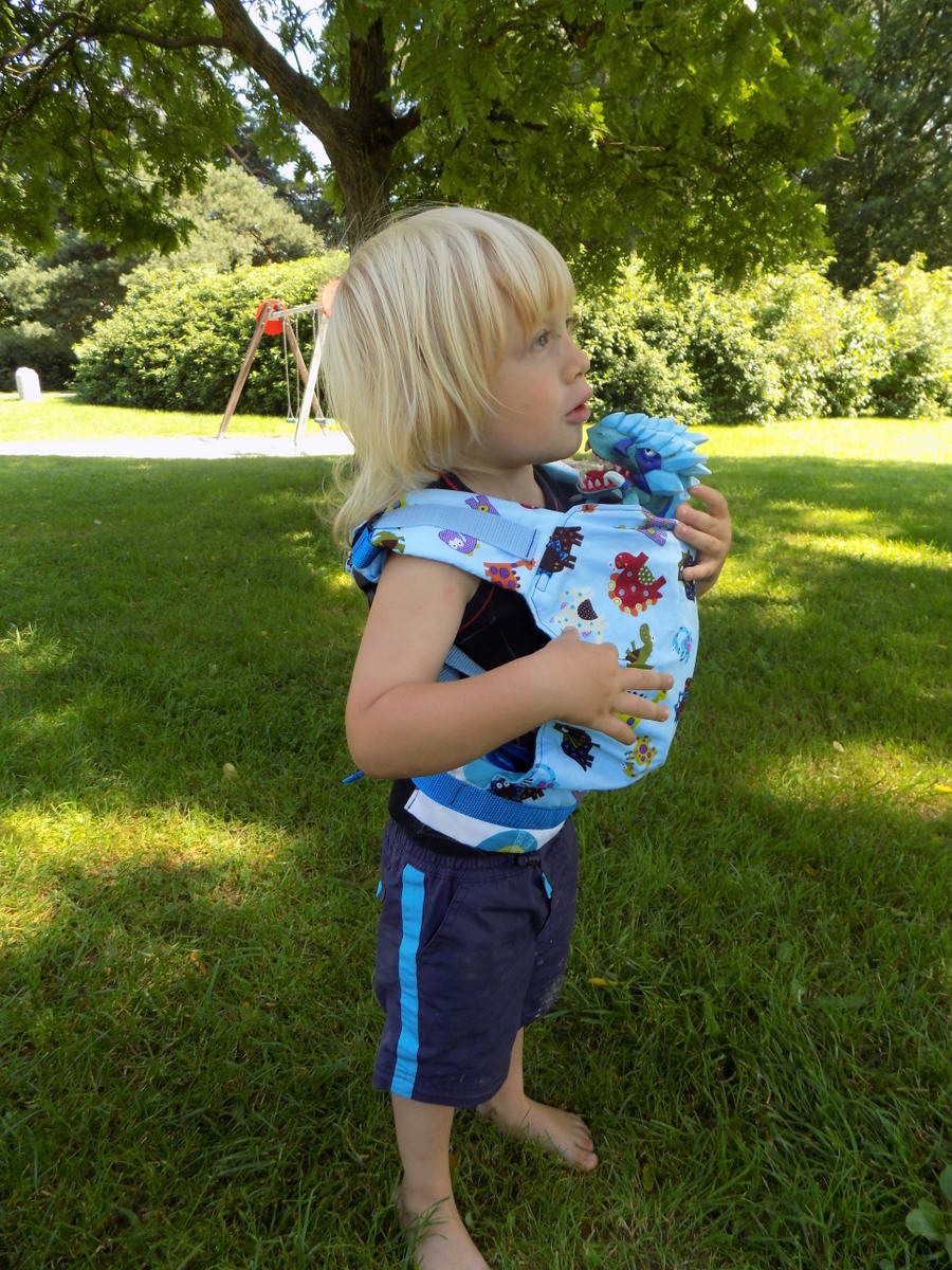 Ergonomické nosítko na panenky - lištičky na šedé