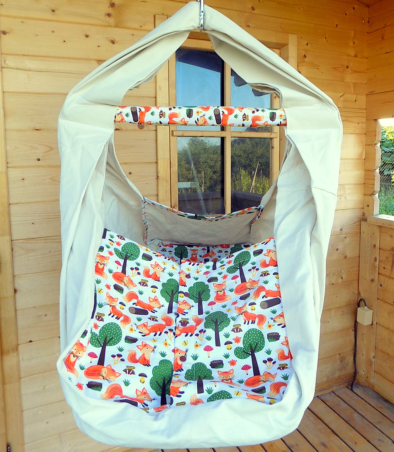 Hačka Tiki-Mechulka pro batolata - do 25 kg, uzavíratelná, se vzorem, NA PŘÁNÍ