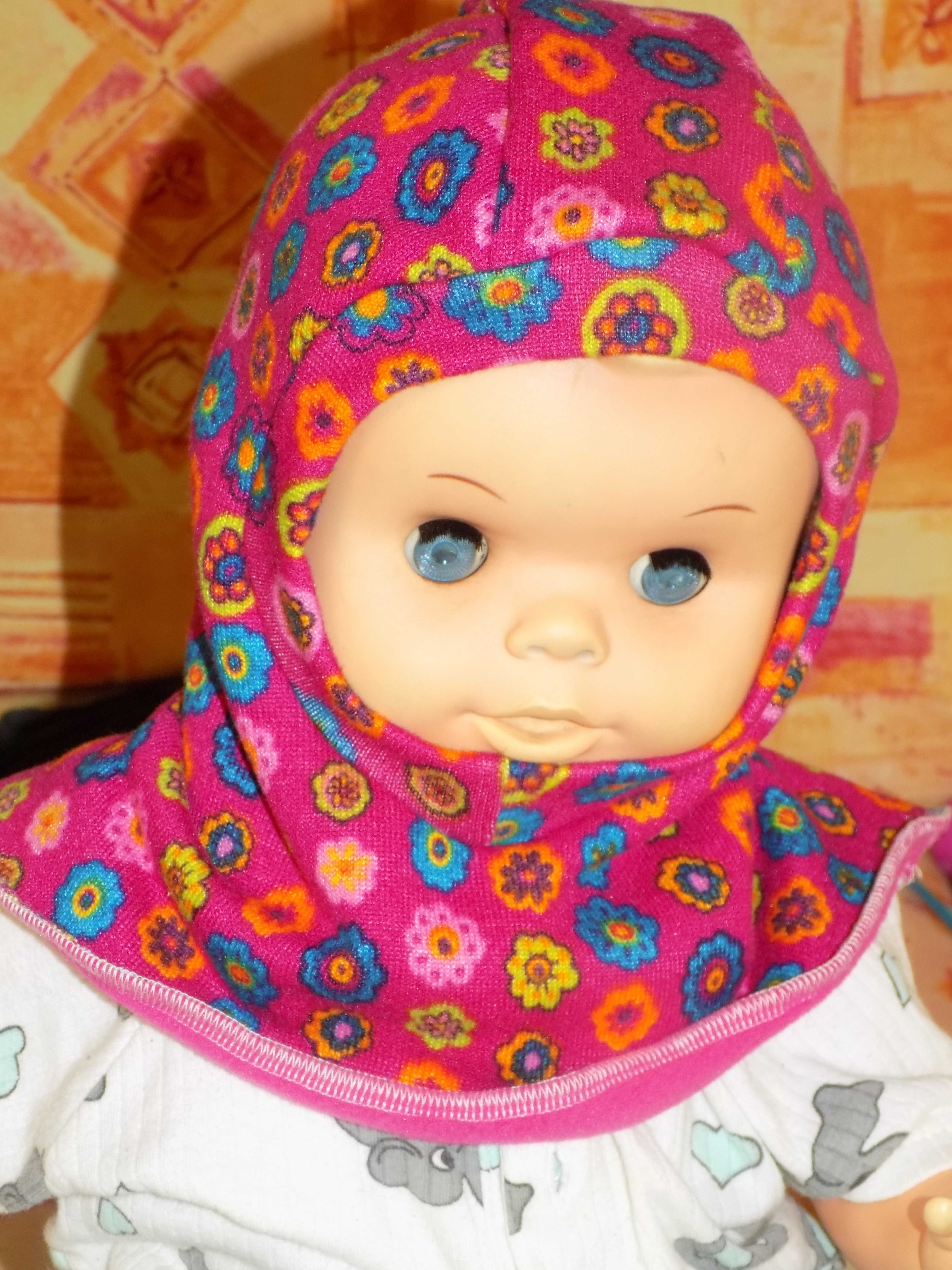 Bavlněná kuklička dvojitá s fleecem - růžové kytky, 0-6 měsíců
