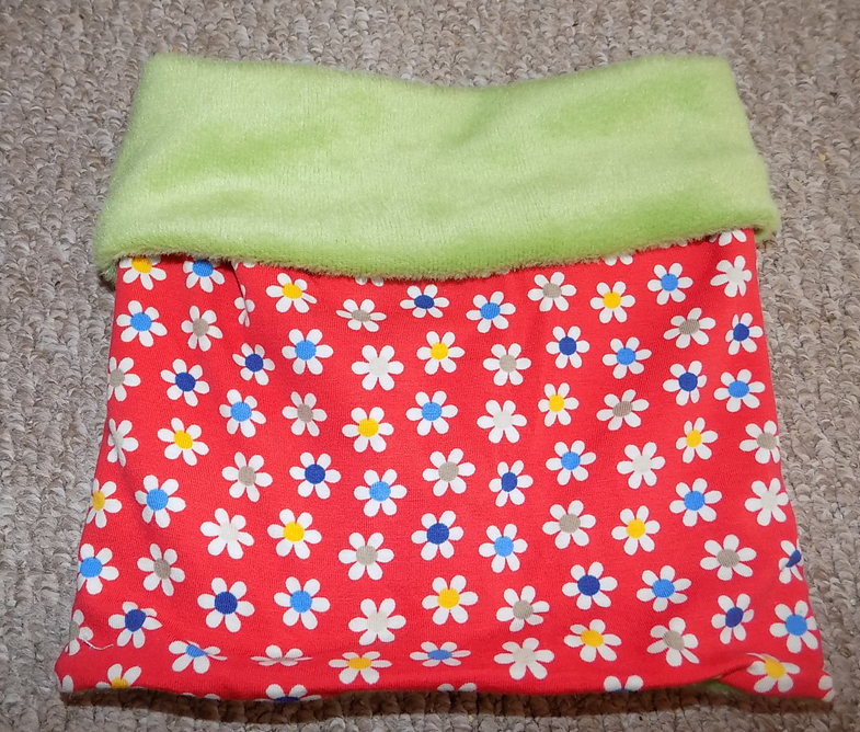 dětský nákrčník dvojitý  - kytičky + zelená