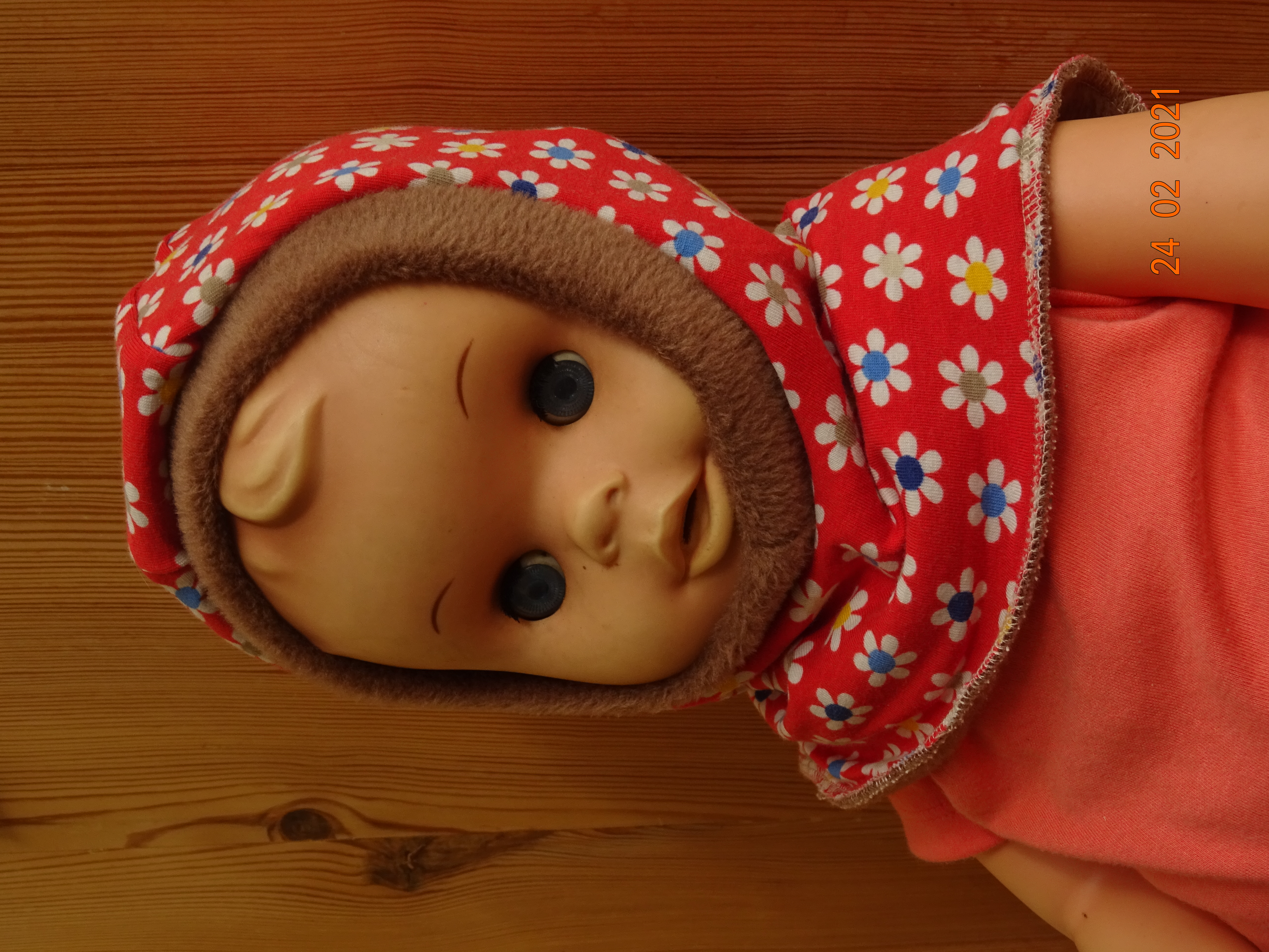 Dvojitá kuklička warmkeeper - kytičky  0,5-1 rok