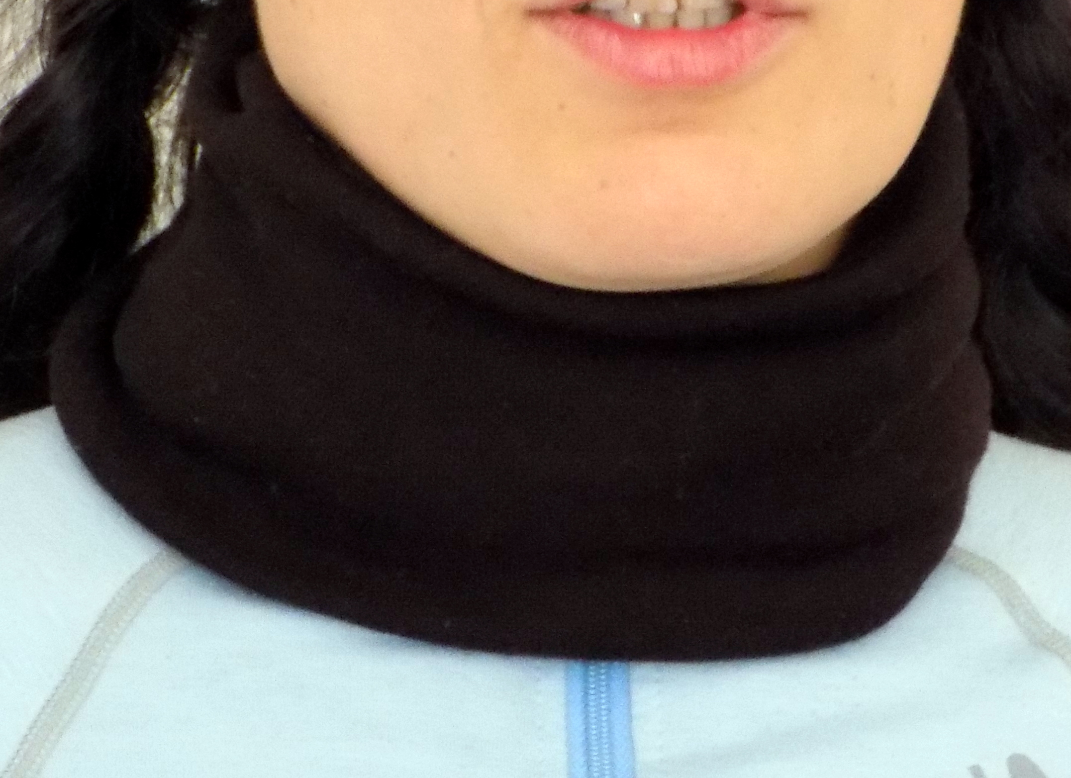 merino nákrčník černý