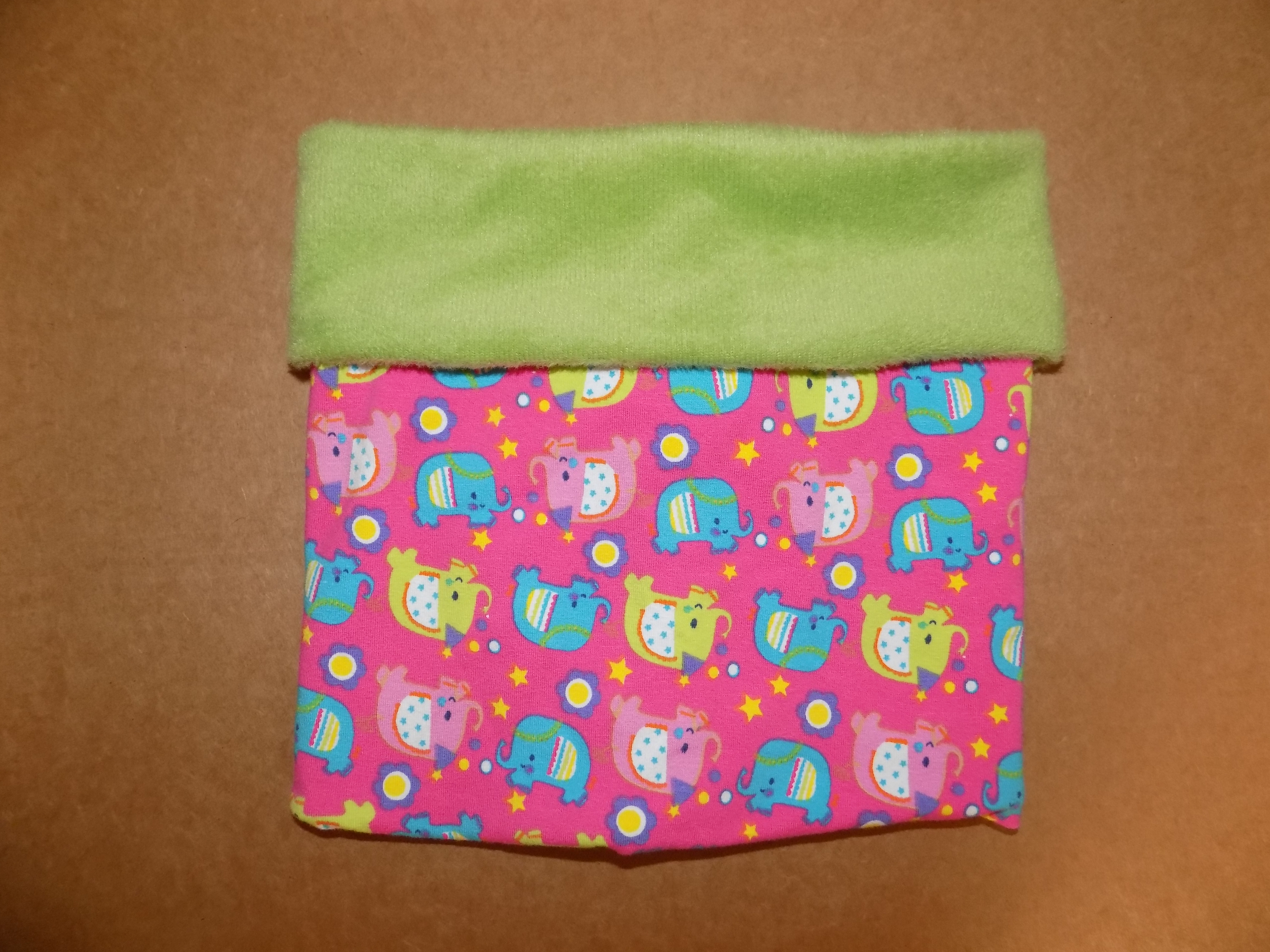 dětský nákrčník dvojitý  - růžoví sloni