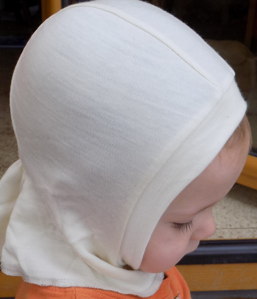 Kuklička hedvábí + vlna;  přírodní