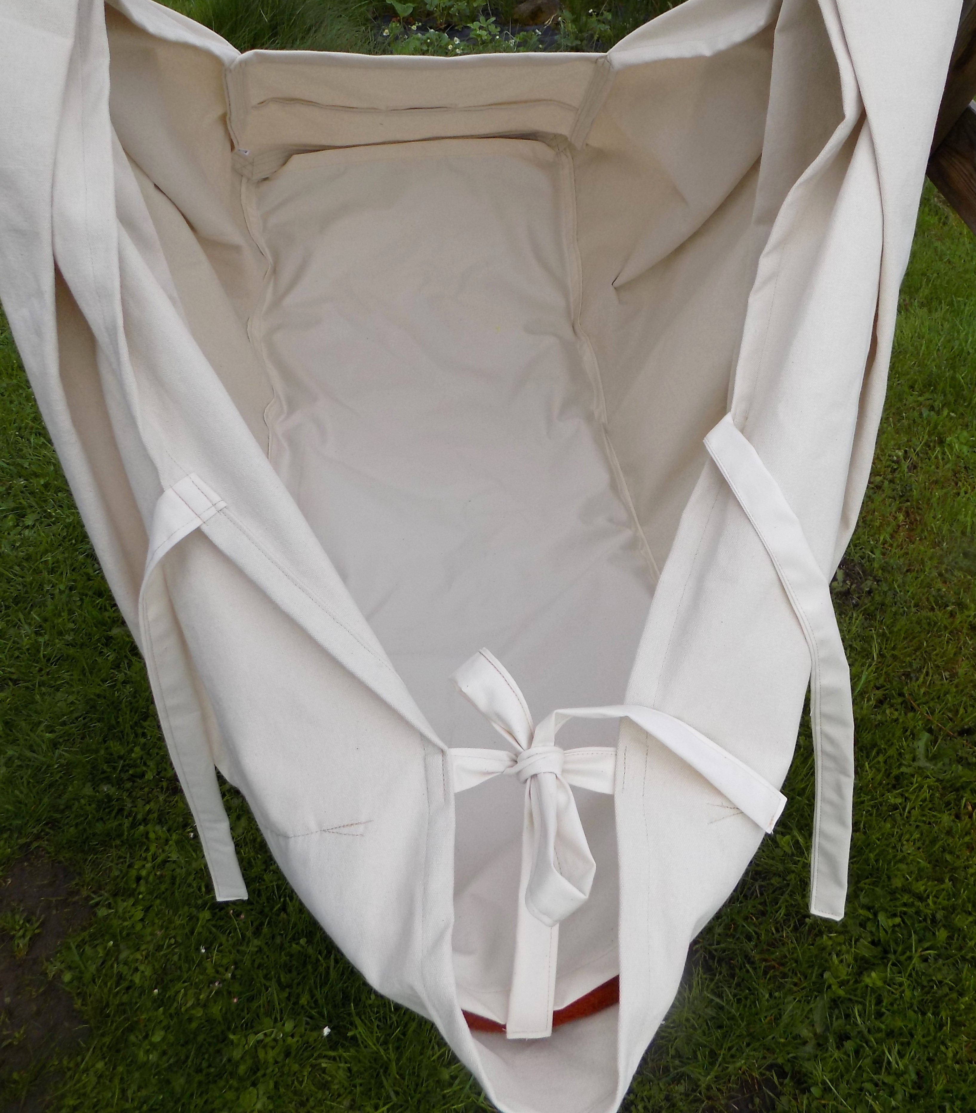 Hačka Tiki-Mechulka pro batolata - nosnější, tkanice; režná