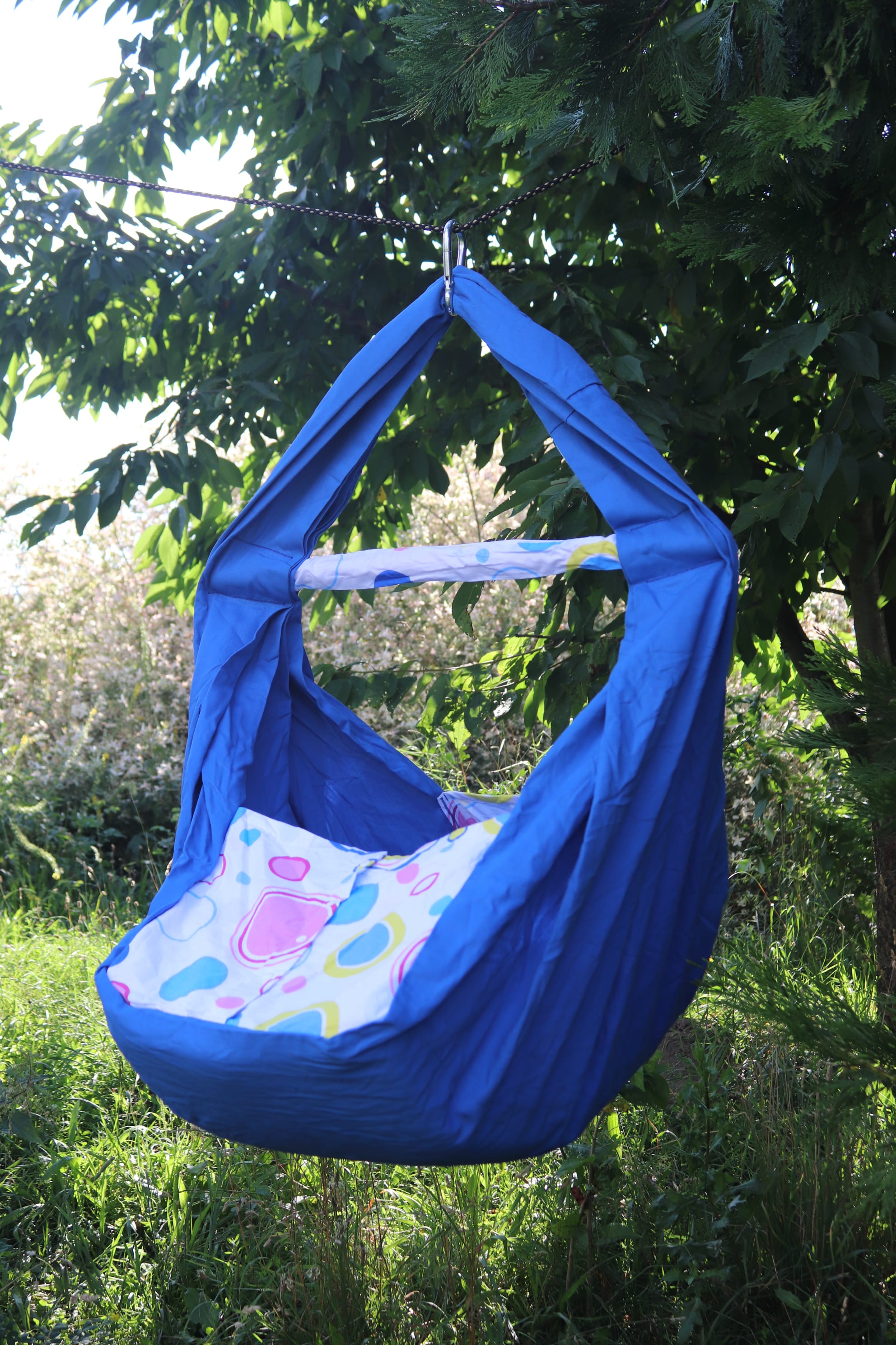 Hačka Tiki-Mechulka pro batolata - uzavíratelná; modrá+duhové bubliny