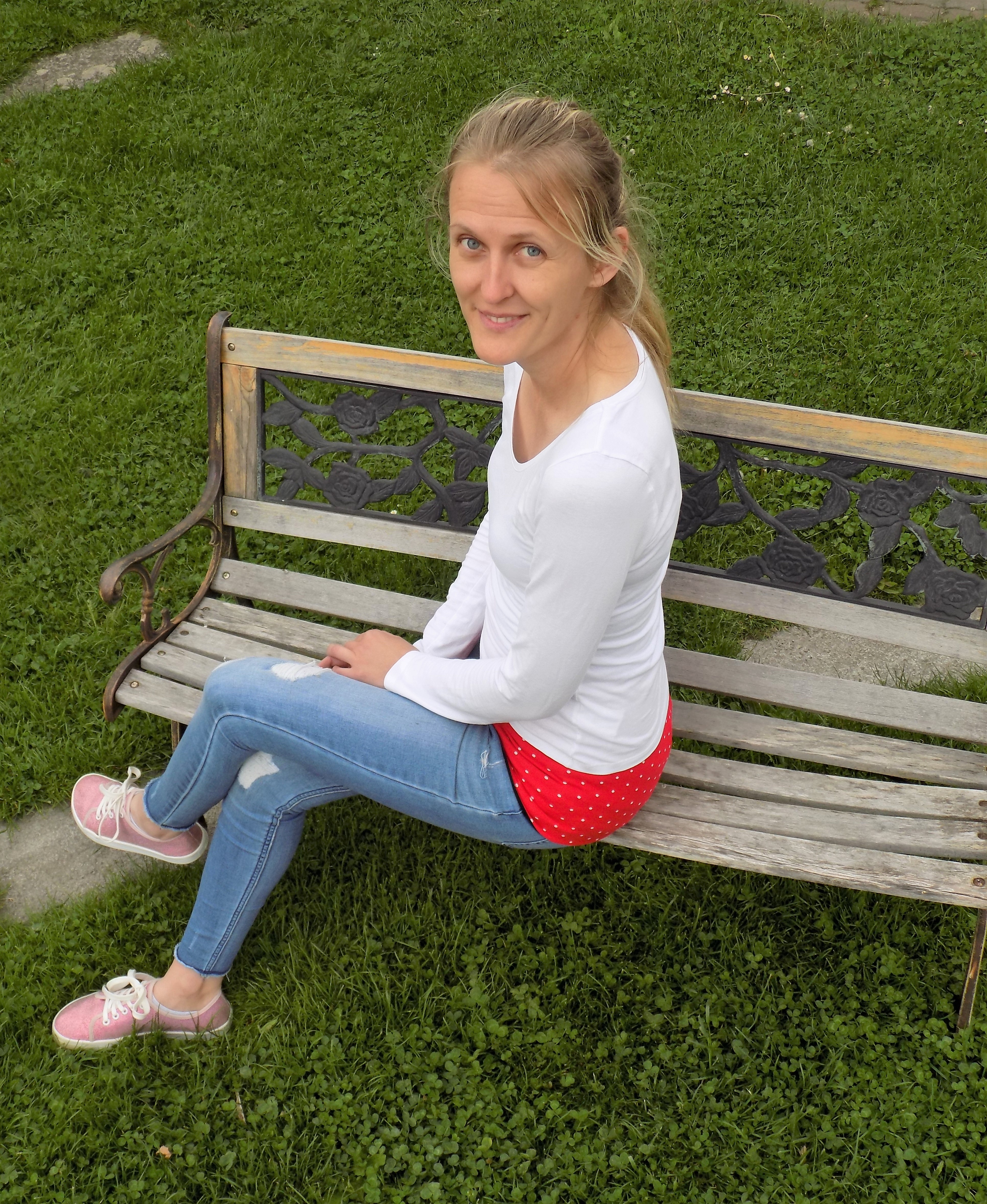 Bavlněný bederní (ledvinový) pás dvoubarevný, rovný - červená s puntíkem/červená