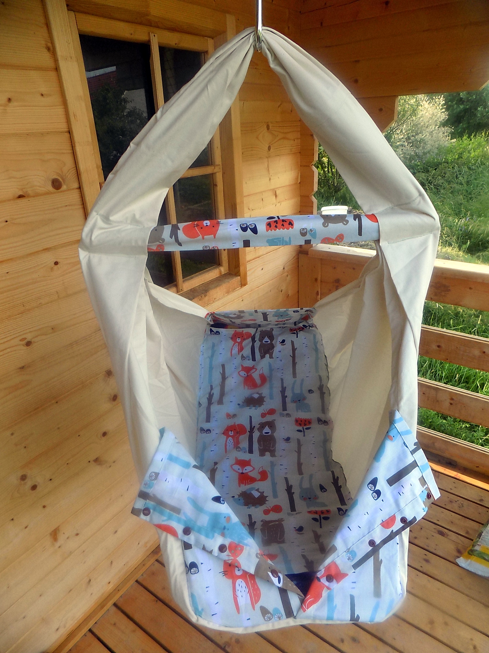 Hačka Tiki-Mechulka pro batolata - nosnější, uzavíratelná; r. + zvířátka a břízy