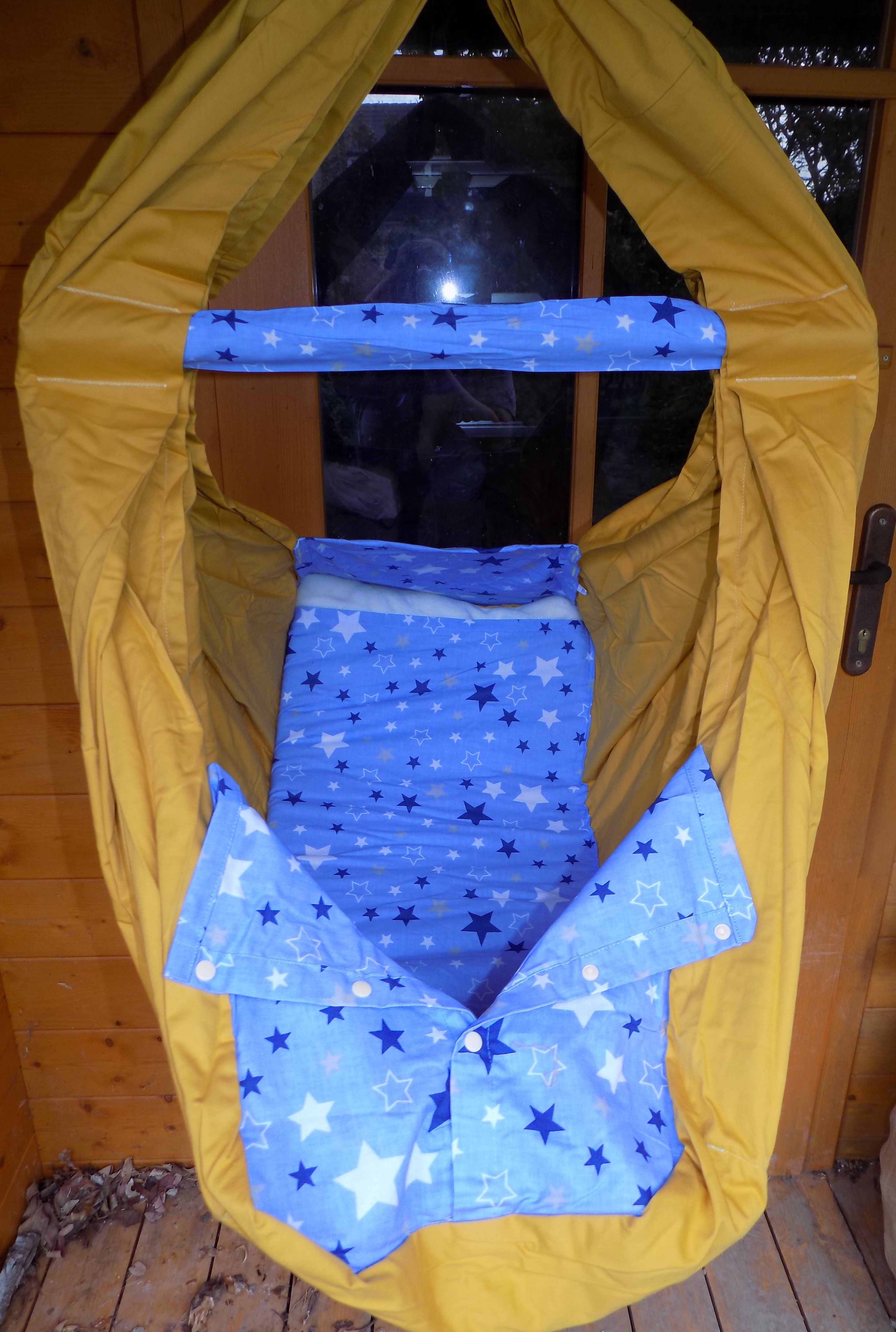 Hačka Tiki-Mechulka (miminko)  - uzavíratelná; hořčice + hvězdy