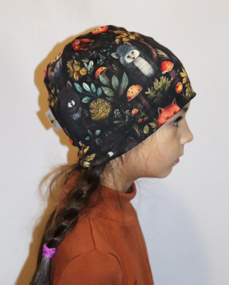 Merino čepice dvojitá - les se zvířátky