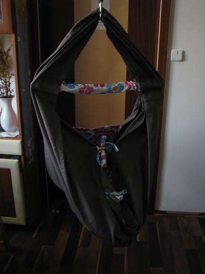 Hačka Tiki-Mechulka (miminko)  - tkanice; šedá s kytkami