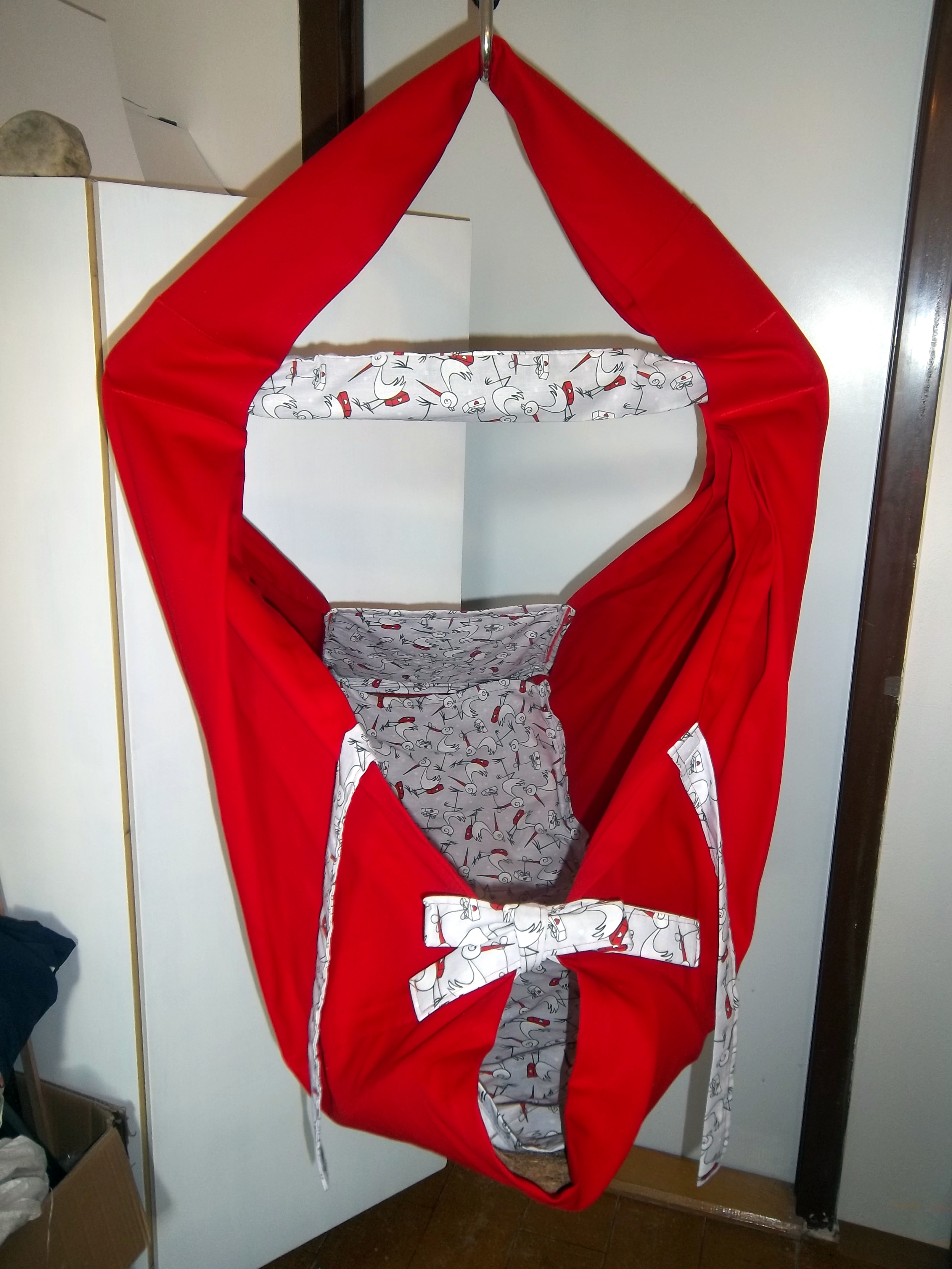 Hačka Tiki-Mechulka (miminko)  - tkanice; červená + čápi