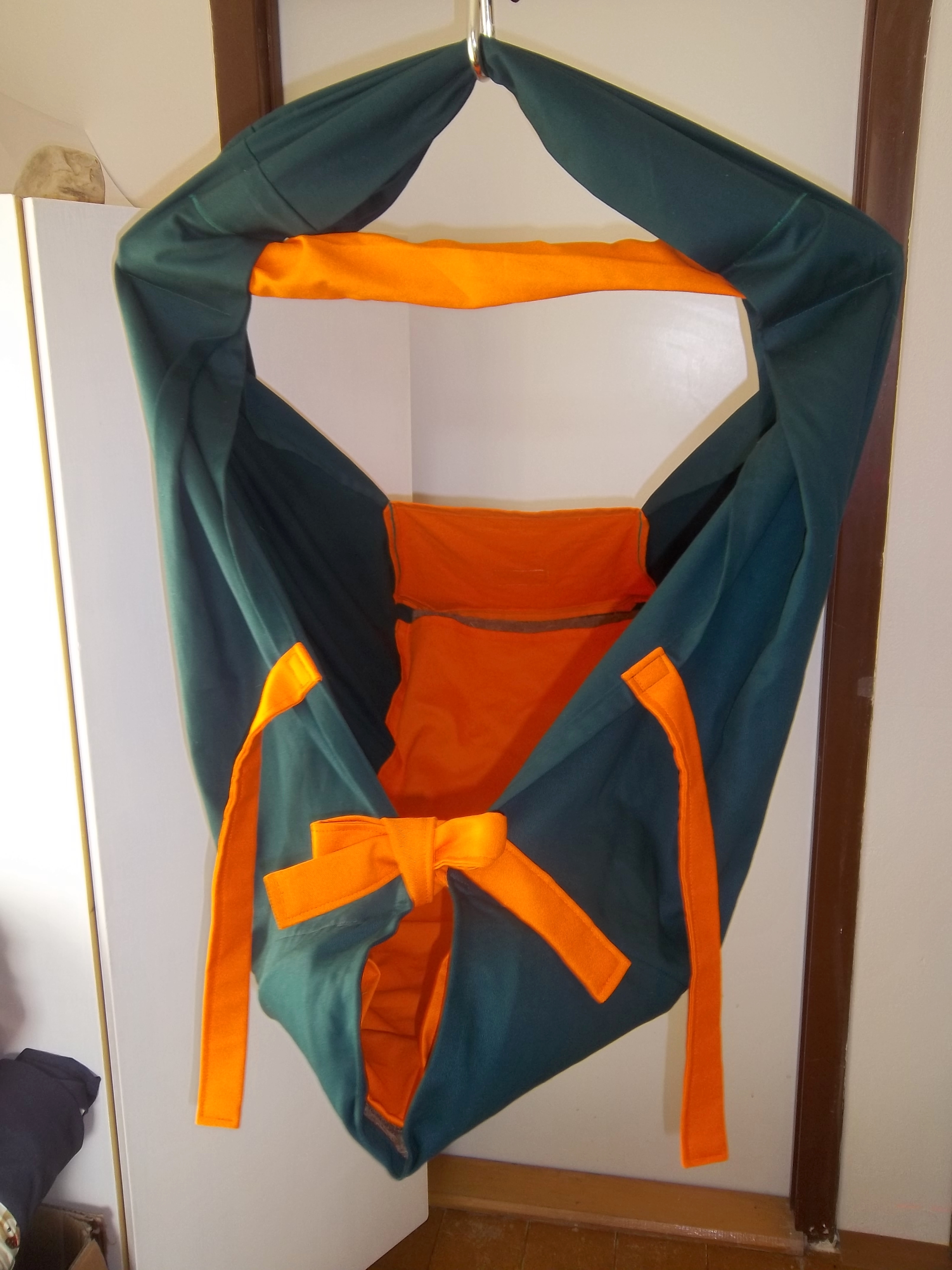 Hačka Tiki-Mechulka (miminko)  - tkanice; zelená + oranžová