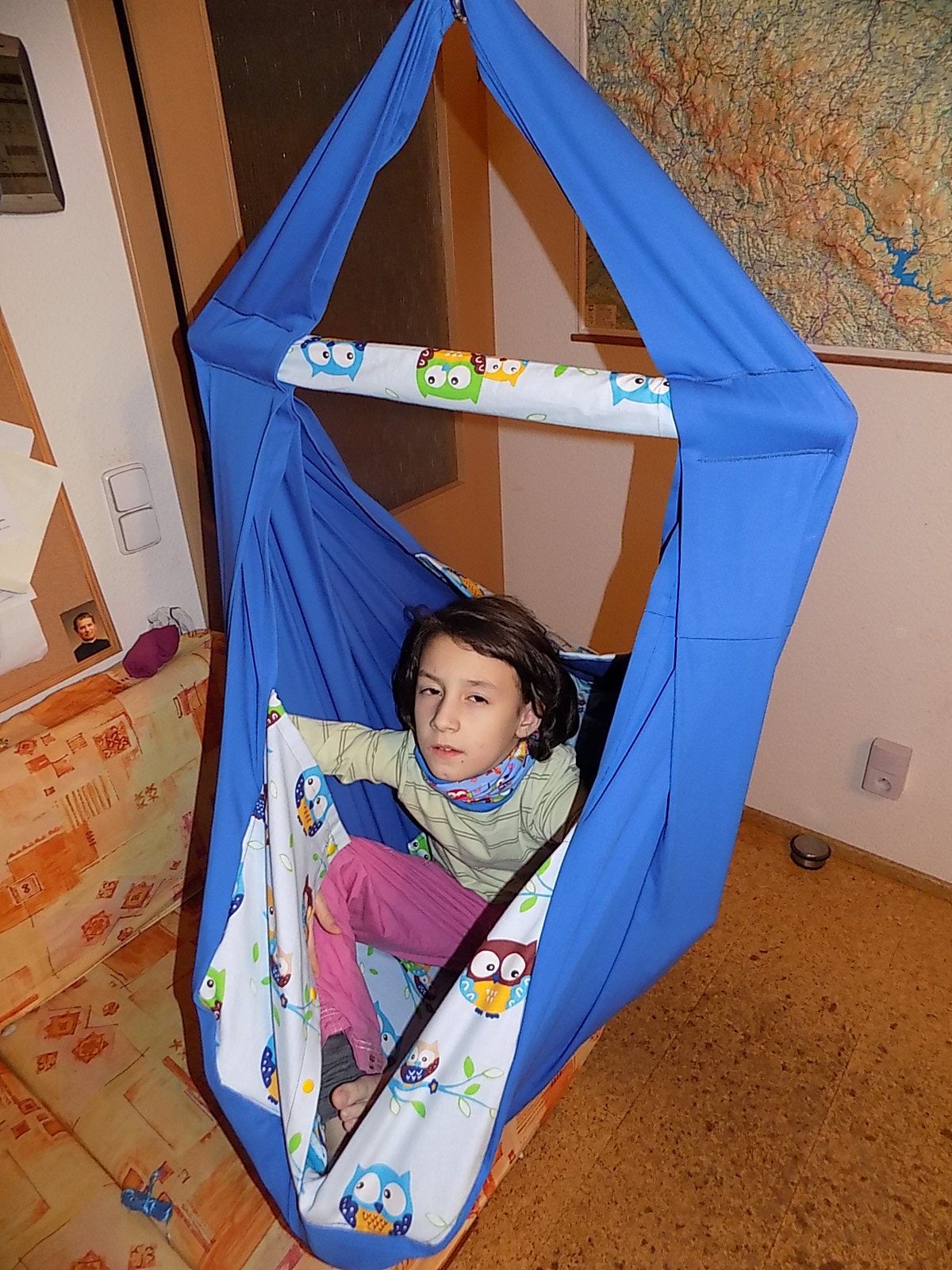 Hačka Tiki-Mechulka pro batolata - uzavíratelná; modrá + sovičky