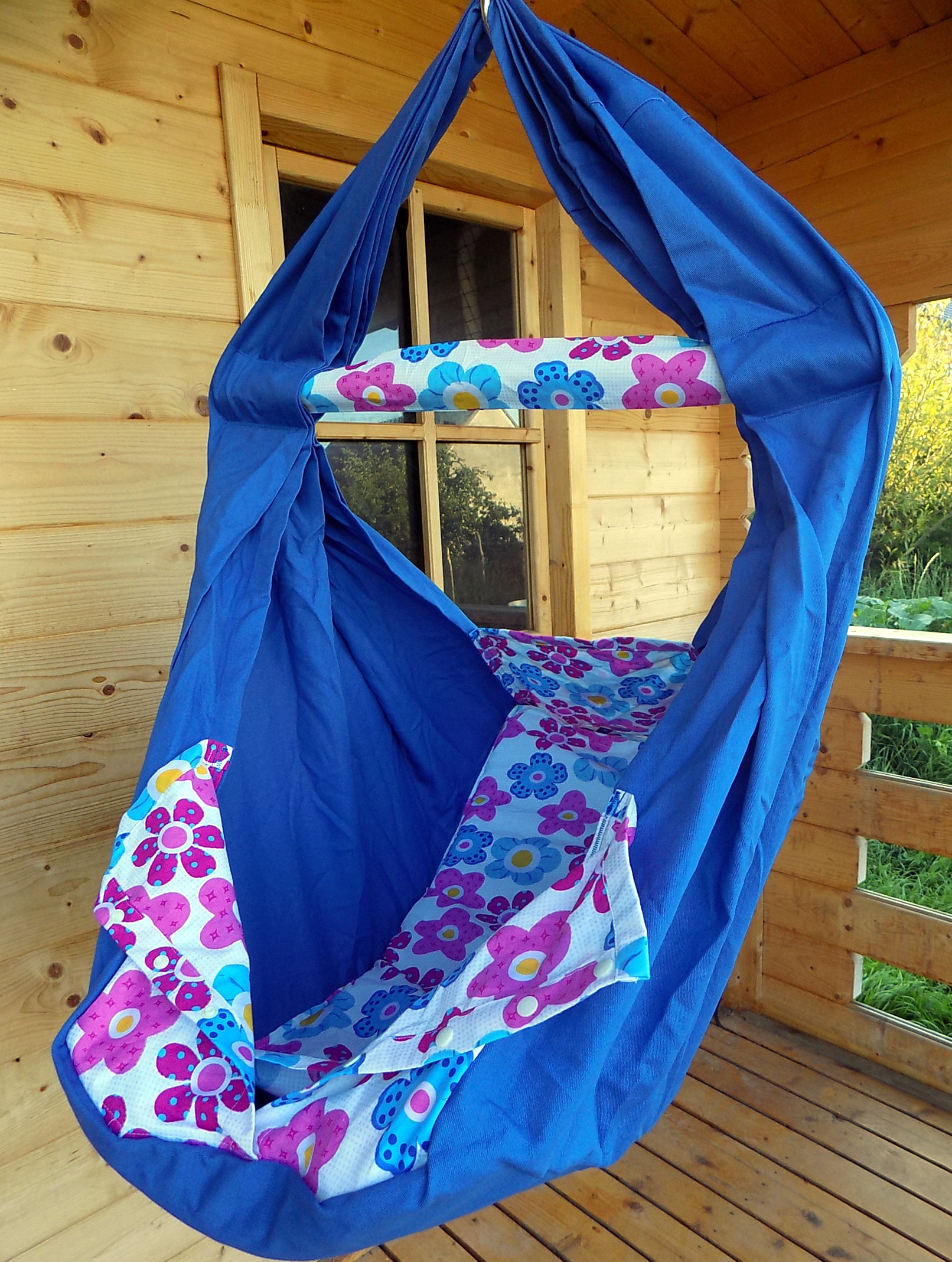 Hačka Tiki-Mechulka (miminko)  - uzavíratelná; modrá + modré kytky