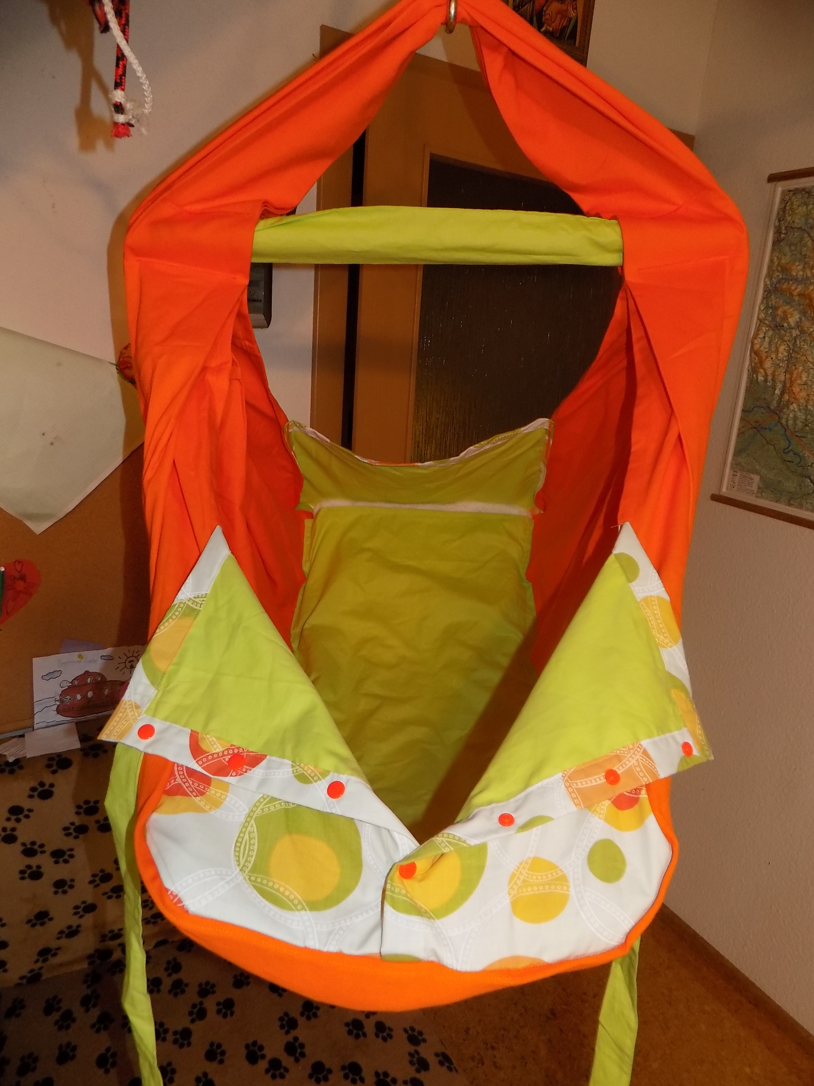 Došití jisticích tkanic na chlopně hačky