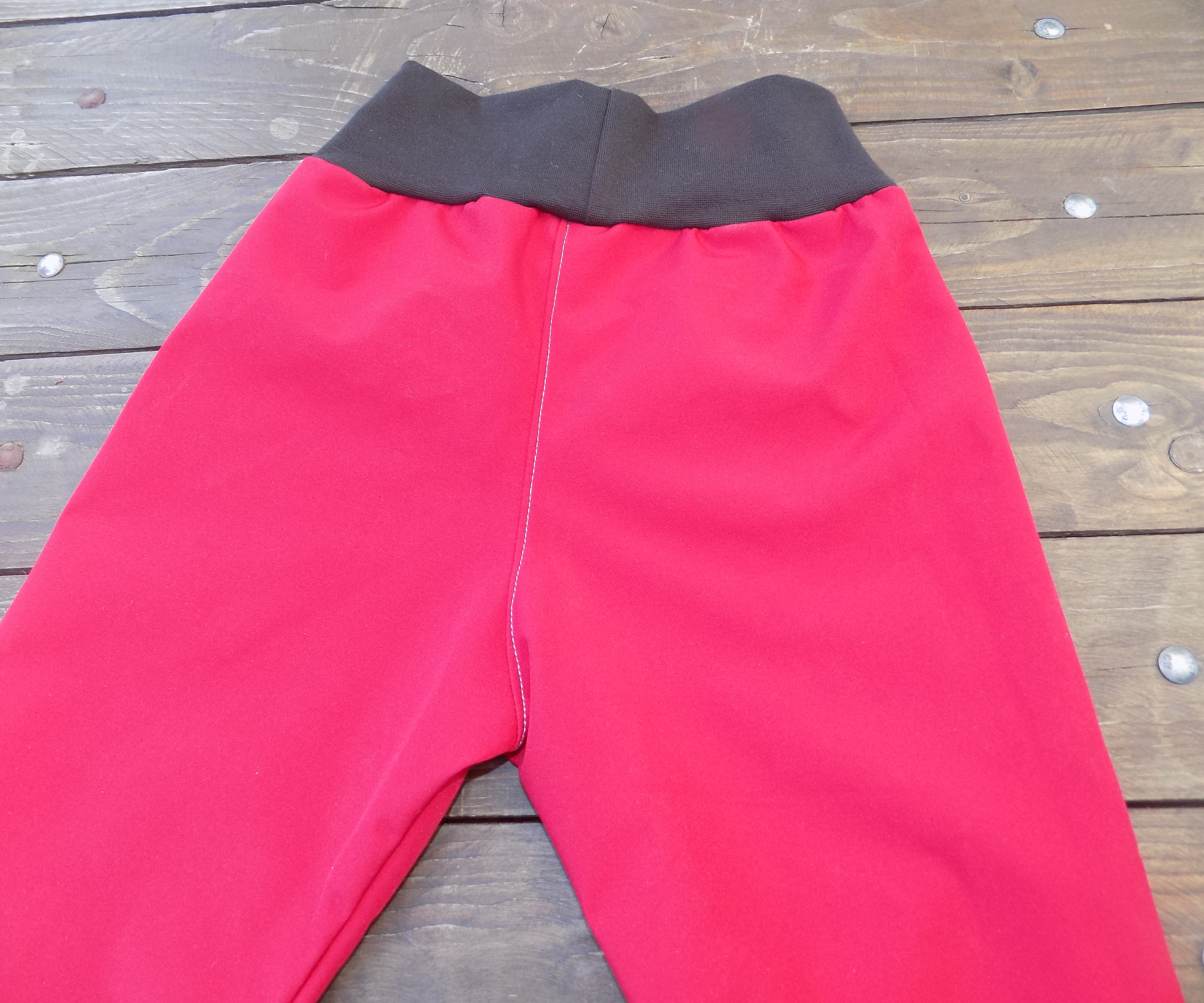 Kalhoty softshellové -tenké - červené s kapsami