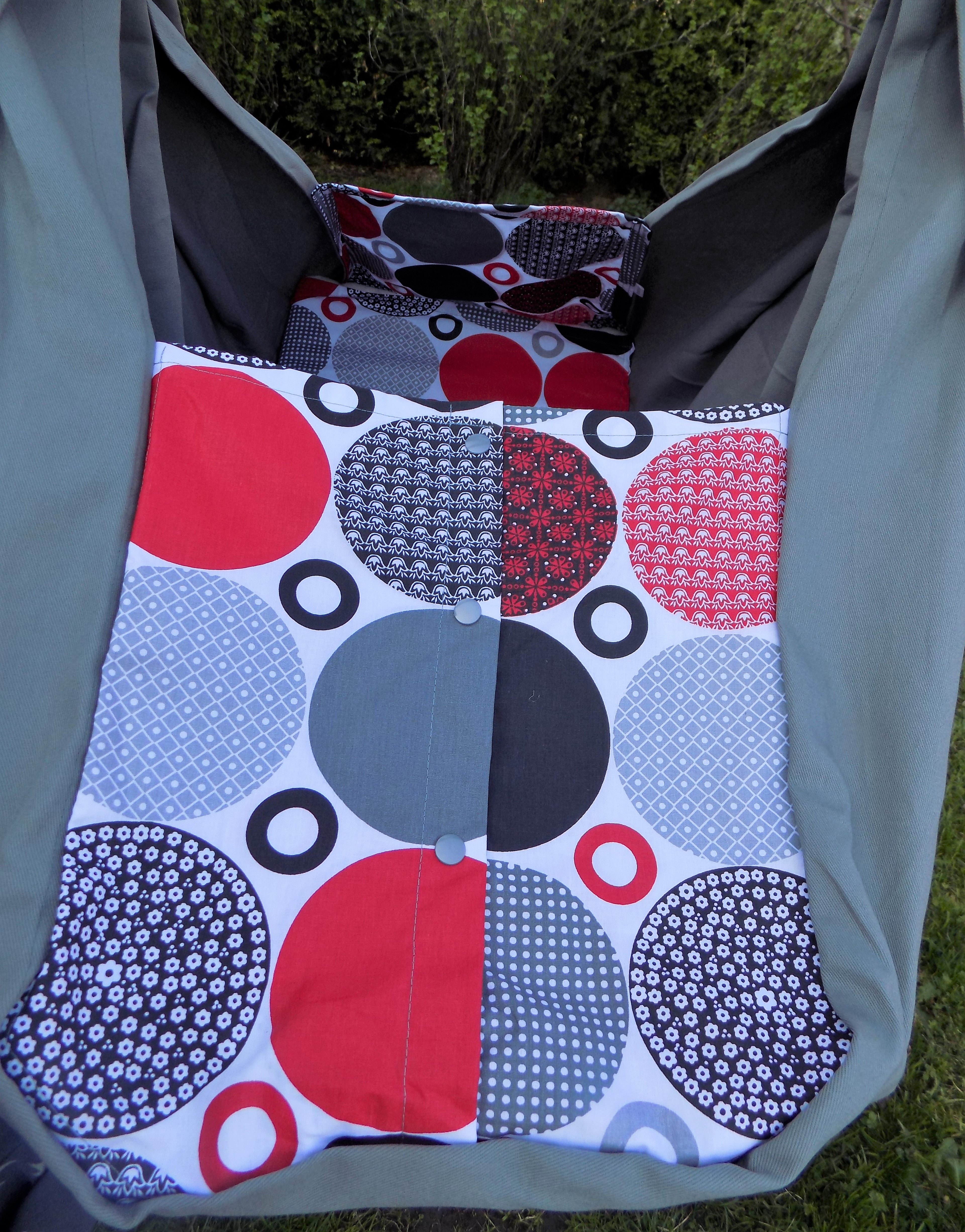 Hačka Tiki-Mechulka (miminko)  - uzavíratelná; šedá + kola