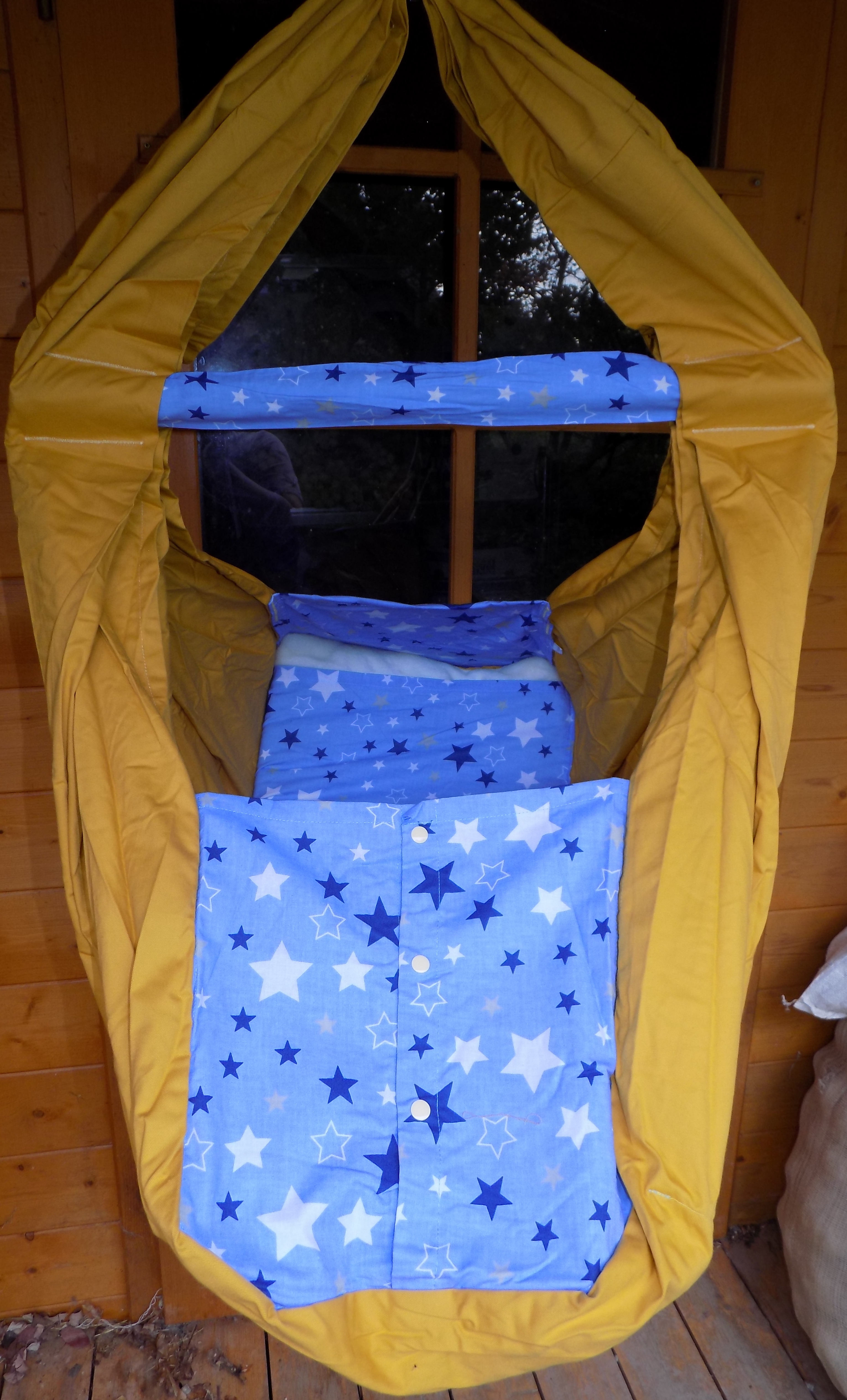 Hačka Tiki-Mechulka (miminko)  - uzavíratelná; hořčice + hvězdy