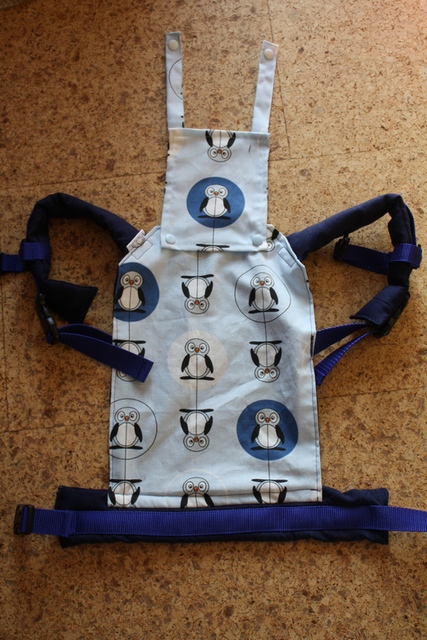 Došití kapucky k nosítku na panenku